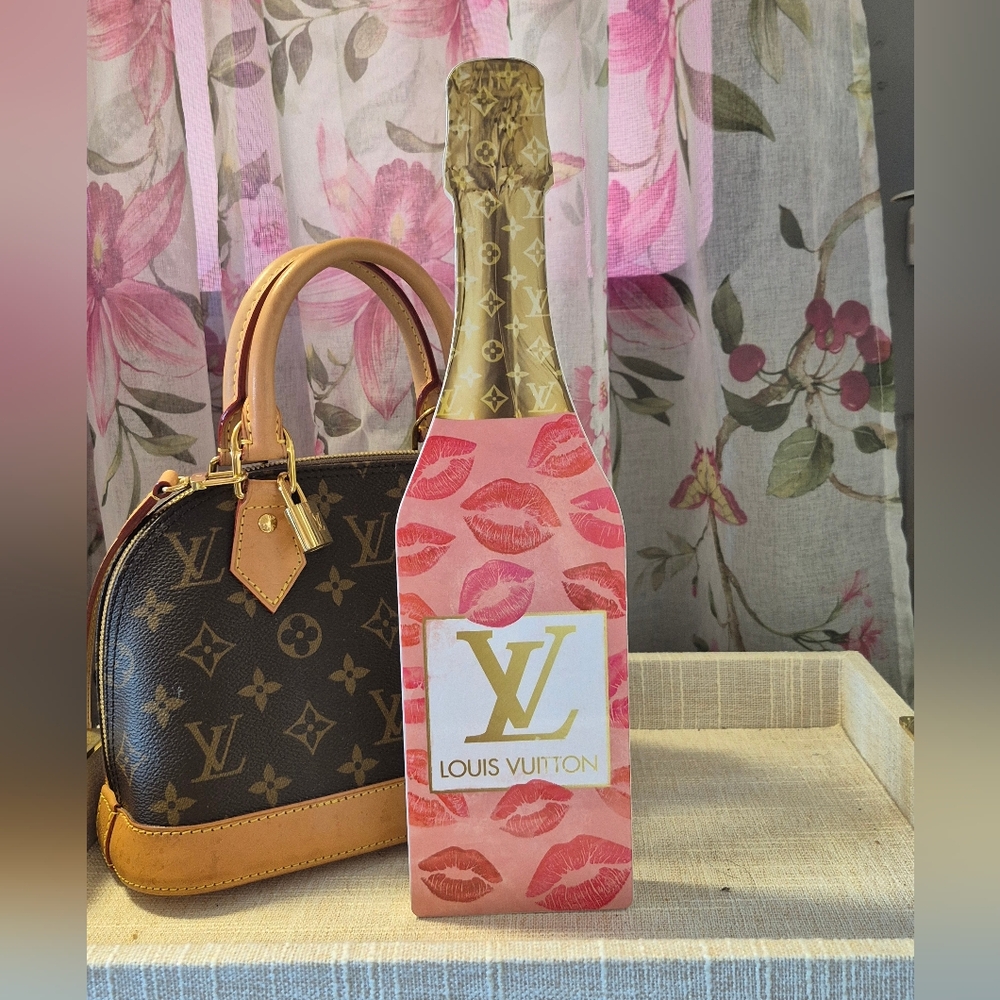 Designer Decor Statrue Louis Vuitton